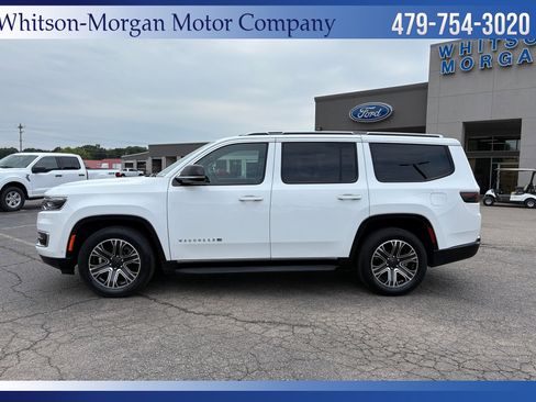 Used 2024 Jeep Wagoneer Series II w/ Flexible Seating Group image 8