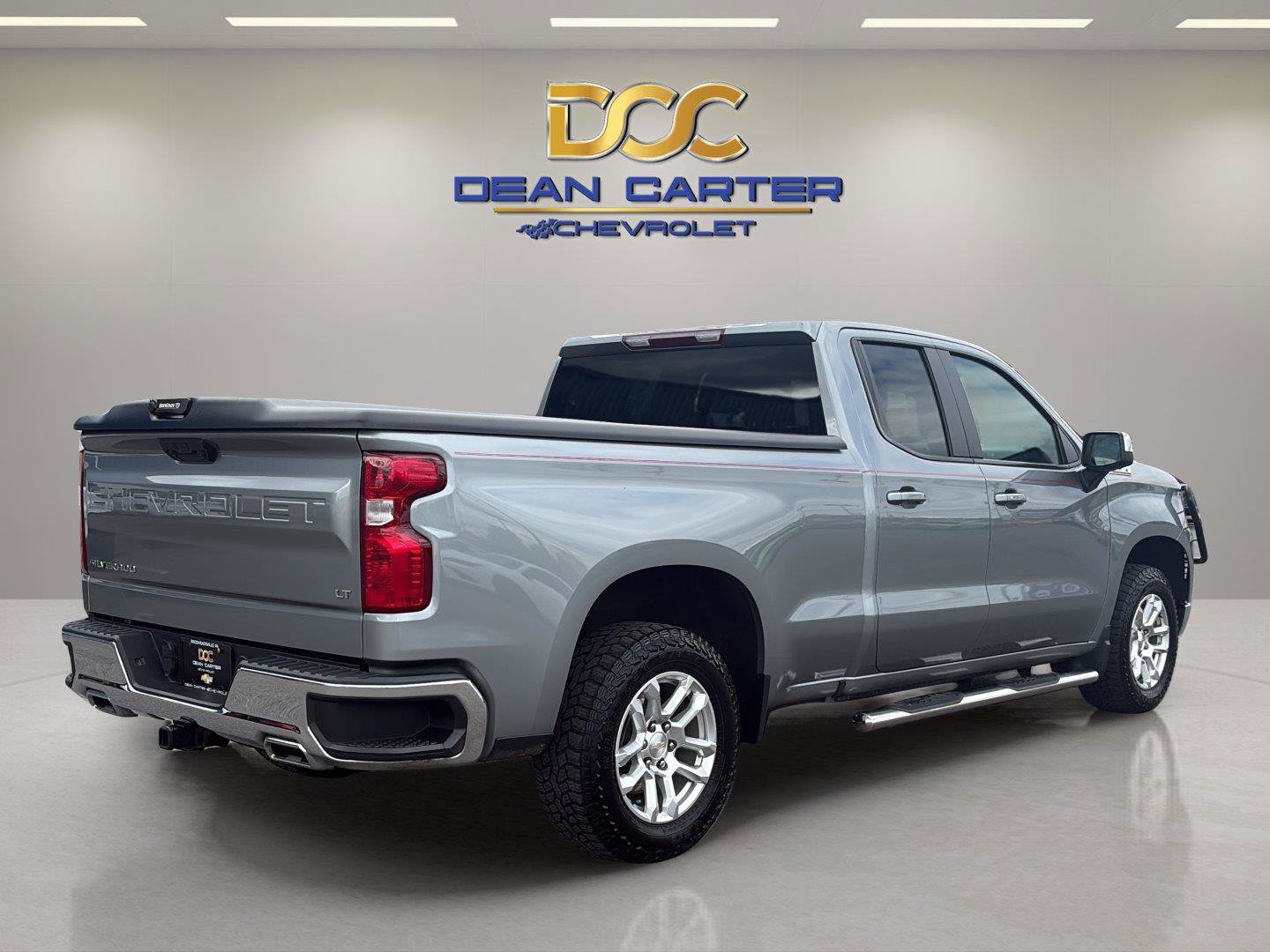 Used 2023 Chevrolet Silverado 1500 LT AWD/4WD image 5