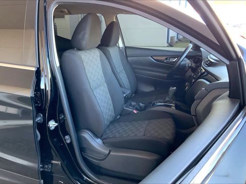 Used 2022 Nissan Rogue Sport SV image 9