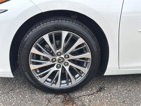 Used 2020 Lexus ES 350 w/ Premium Package image 9