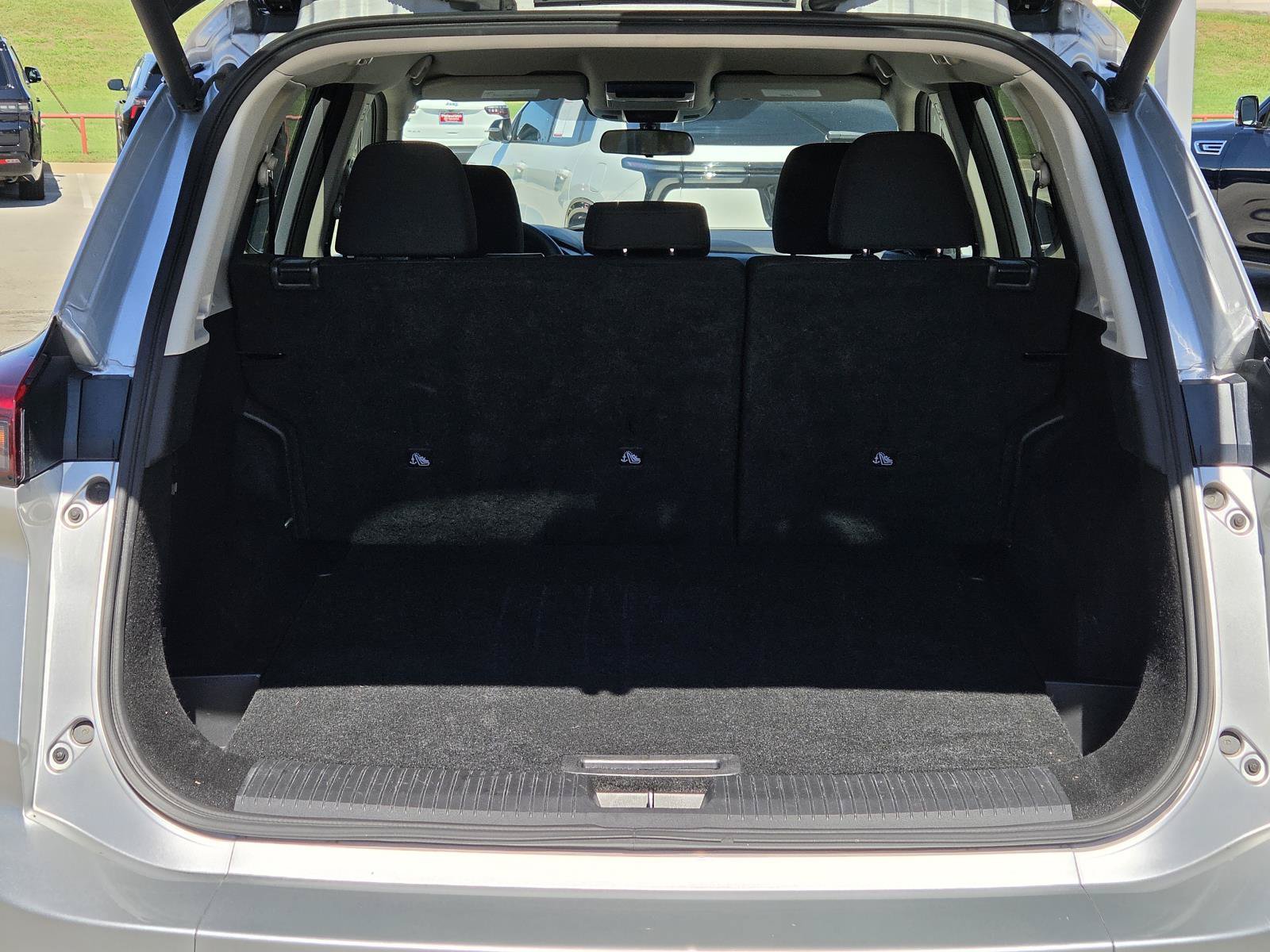 Used 2024 Nissan Rogue SV FWD image 9