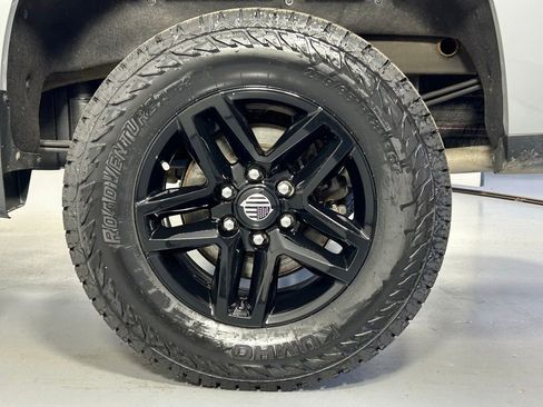 Used 2024 Chevrolet Silverado 1500 Custom Trail Boss AWD/4WD image 34
