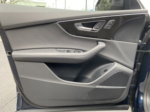 Used 2025 Audi Q8 Premium Plus image 15