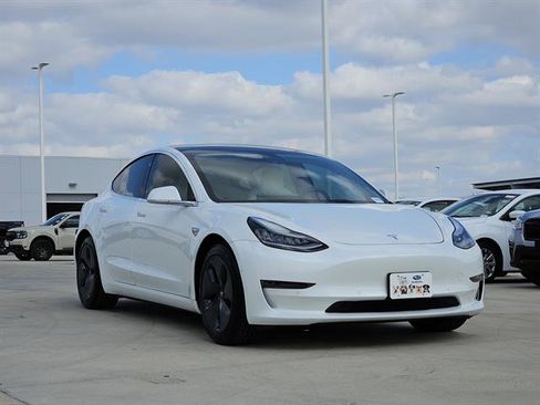 Used 2020 Tesla Model 3 Long Range image 2
