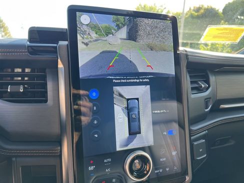 Used 2024 Ford Expedition Max Platinum image 20