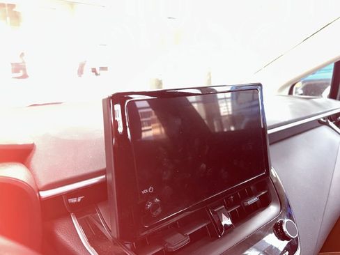 Used 2024 Toyota Corolla LE image 14