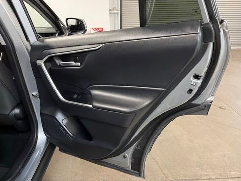 Used 2019 Toyota RAV4 XLE w/ Convenience Package AWD/4WD image 15