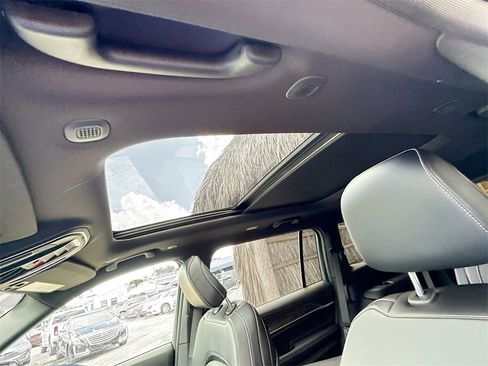 New 2025 Jeep Grand Cherokee L Limited w/ Black Appearance Package image 23