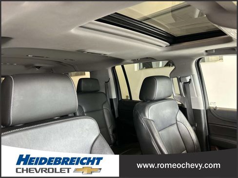 Used 2020 Chevrolet Suburban LT w/ Luxury Package AWD/4WD image 39