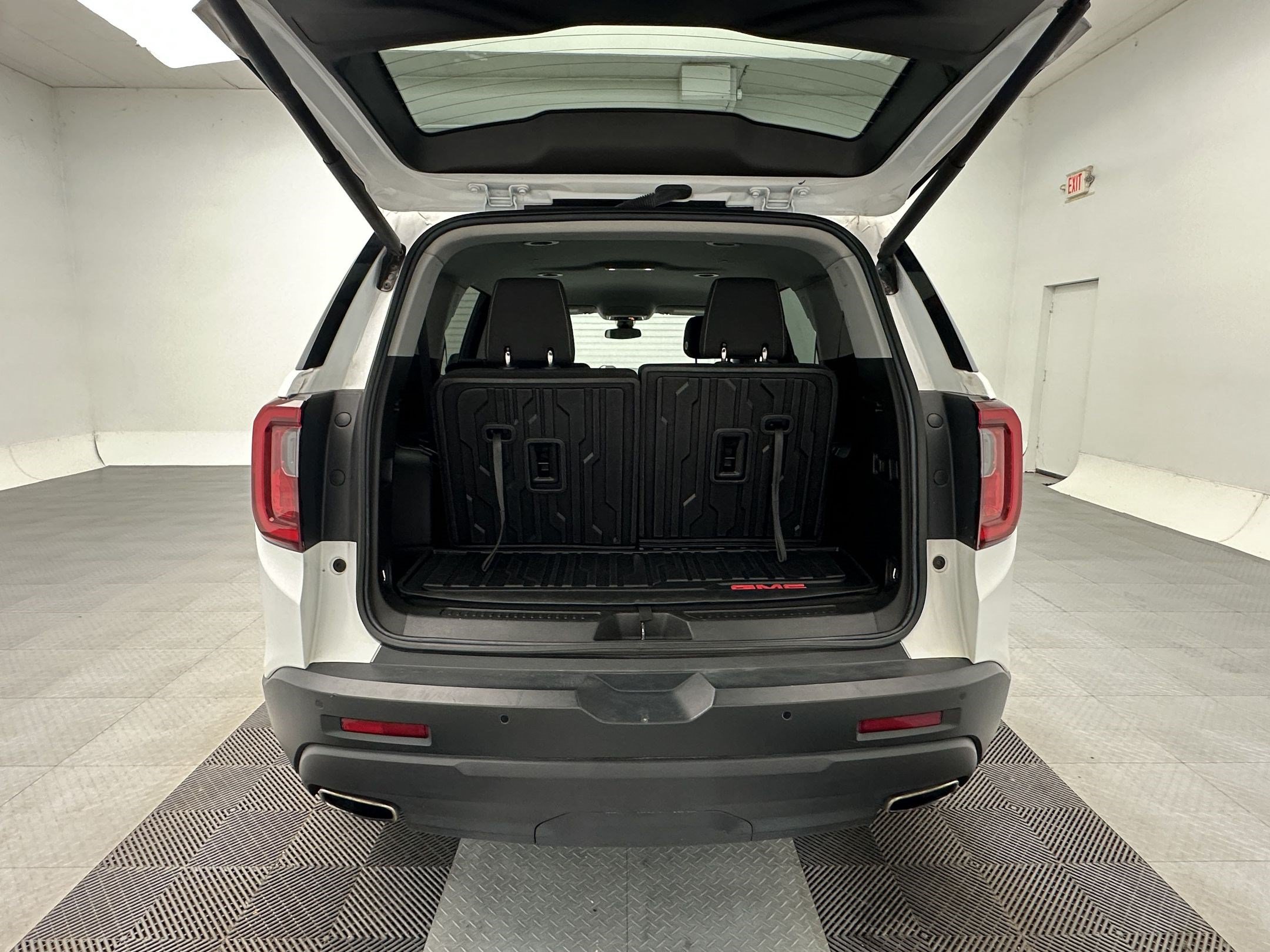 Certified 2023 GMC Acadia SLE w/ Driver Convenience Package AWD/4WD image 24