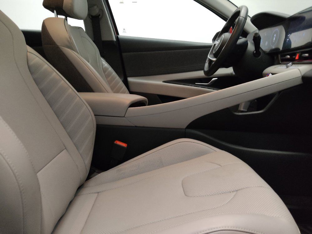 Used 2023 Hyundai Elantra Limited FWD image 21