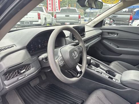 Used 2023 Honda Accord EX image 15
