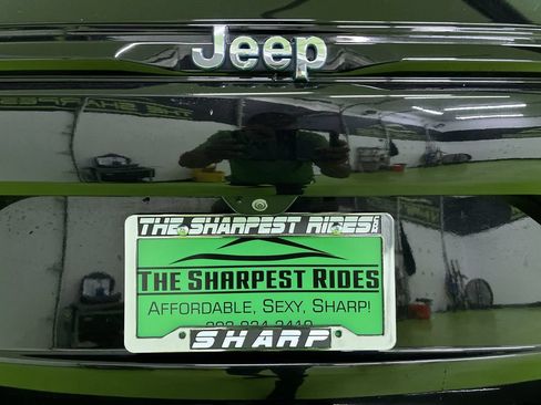 Used 2023 Jeep Grand Cherokee Overland w/ Advanced Protech Group III AWD/4WD image 13