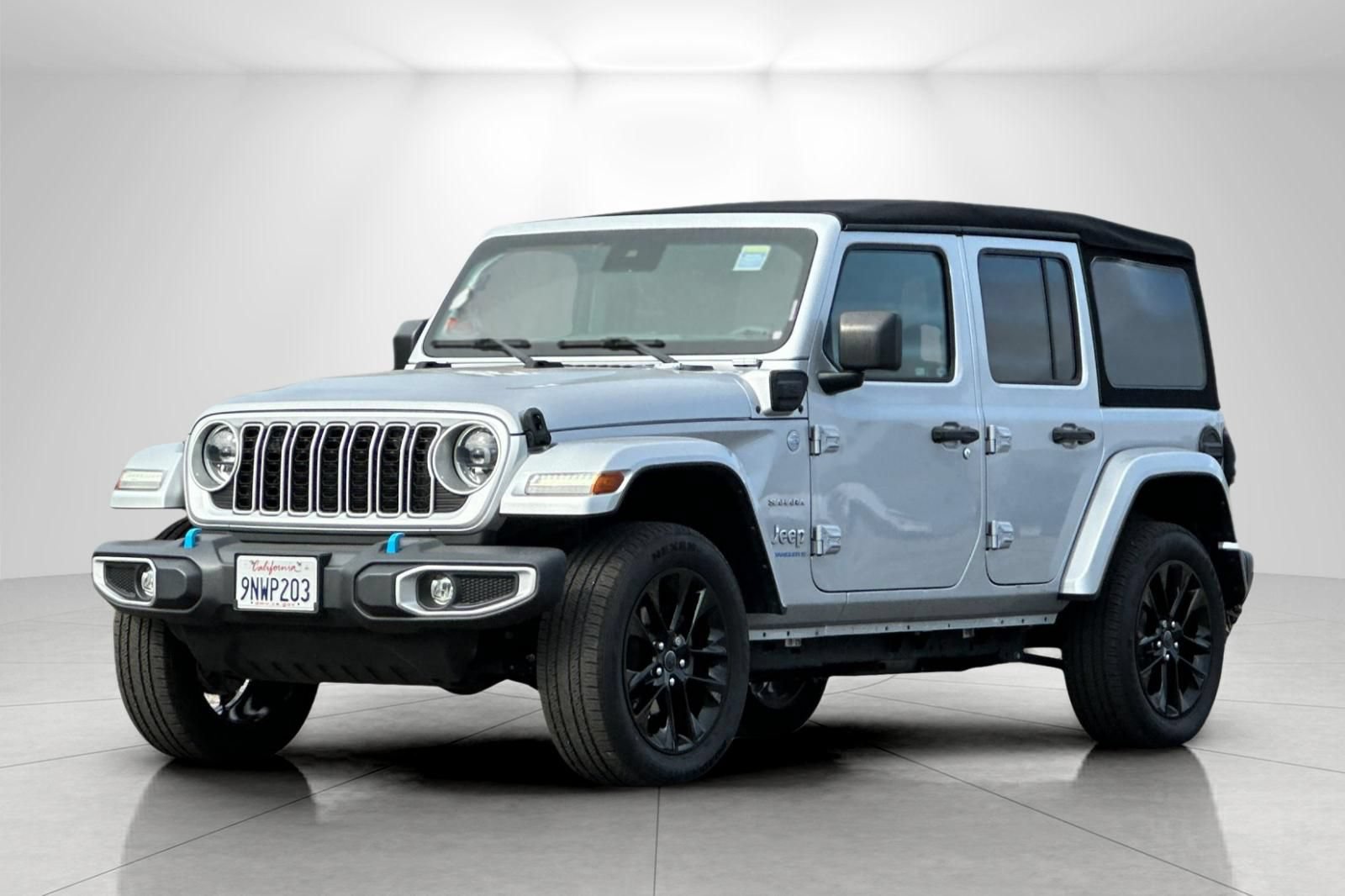Used 2024 Jeep Wrangler Unlimited Sahara AWD/4WD image 7