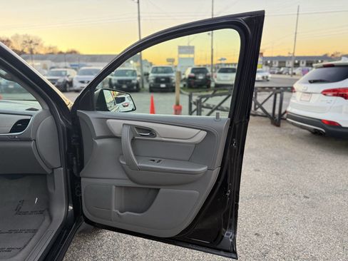 Used 2015 Chevrolet Traverse LS image 22