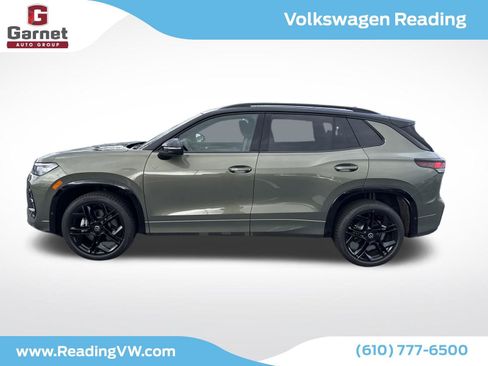 New 2026 Volkswagen Tiguan SE R-Line image 2