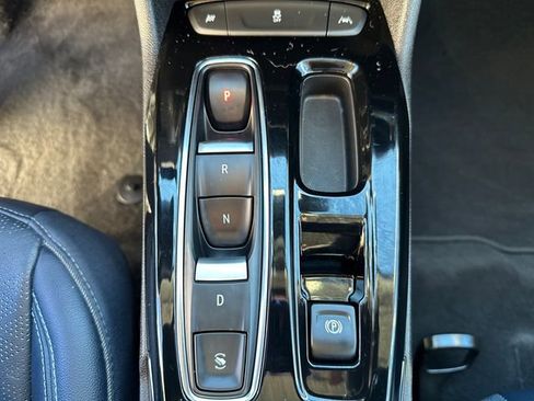 Used 2022 Chevrolet Bolt EUV LT w/ Convenience Package image 34