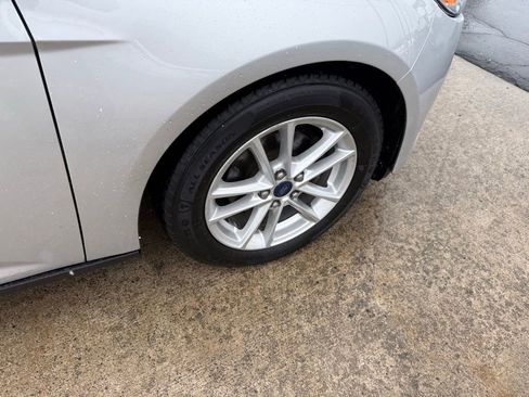 Used 2016 Ford Focus SE image 10