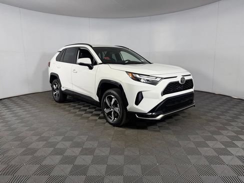 Used 2025 Toyota RAV4 SE AWD/4WD image 4