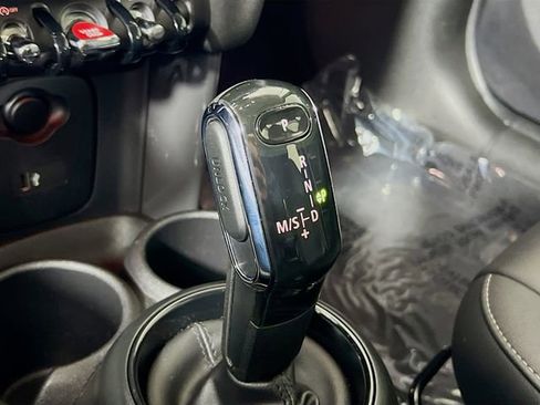 Used 2022 MINI Cooper 4-Door Hardtop image 18