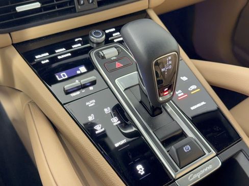 Certified 2023 Porsche Cayenne AWD/4WD image 21