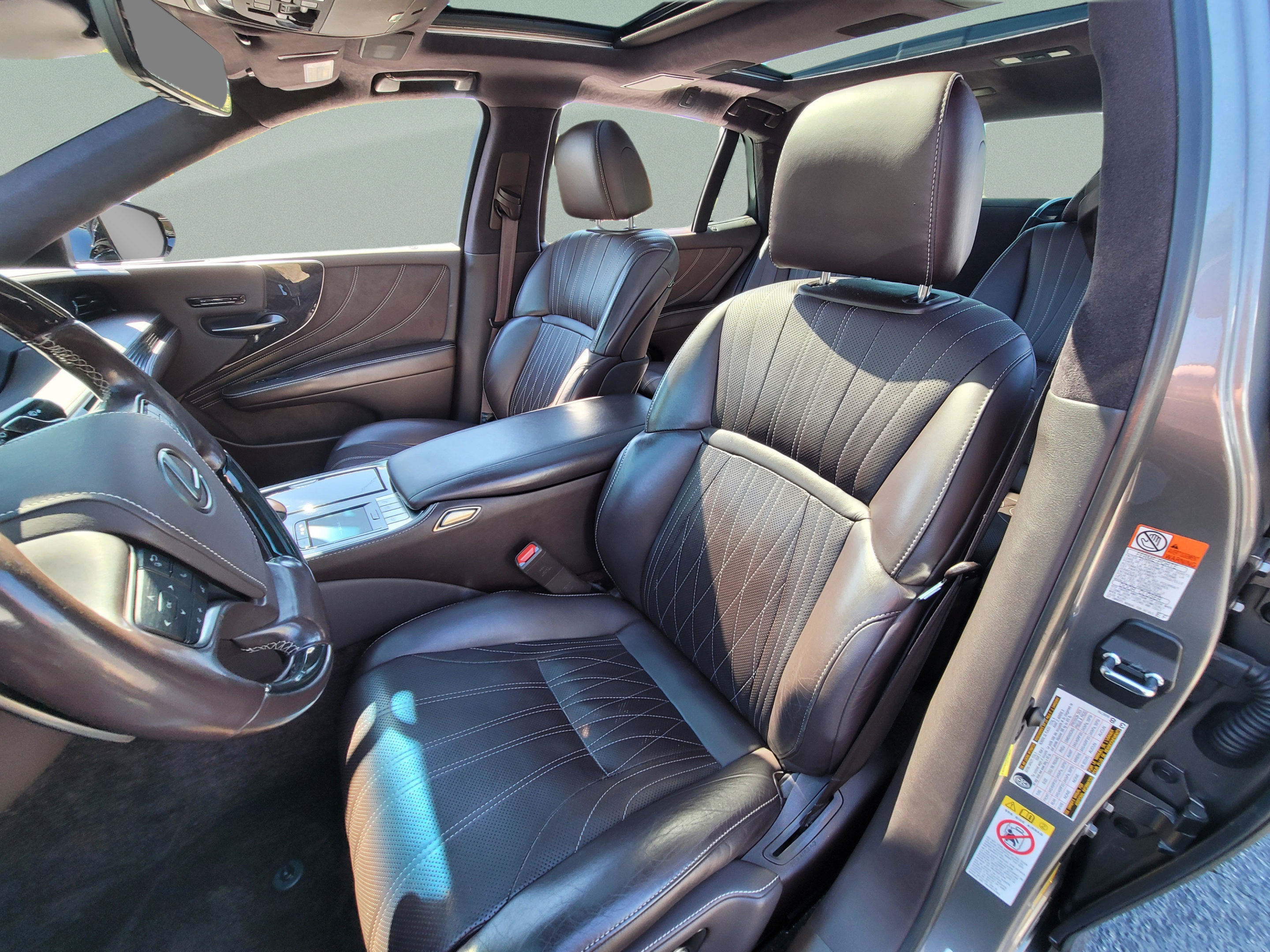 Used 2018 Lexus LS 500 w/ Luxury Package RWD image 13