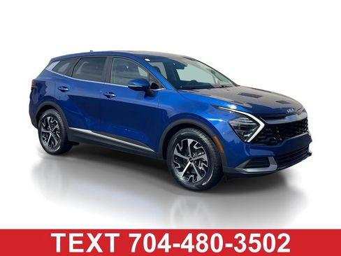 Used 2025 Kia Sportage EX FWD image 1