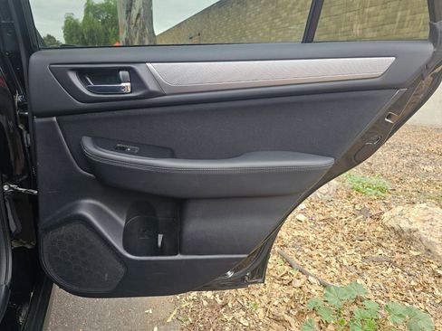 Used 2019 Subaru Outback 2.5i Premium image 18