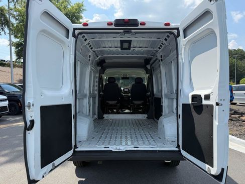Used 2024 RAM ProMaster 2500 w/ Convenience Group FWD image 28