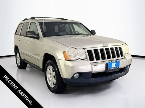 Used 2010 Jeep Grand Cherokee Laredo AWD/4WD image 1