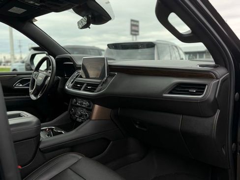 Used 2023 Chevrolet Suburban High Country image 19