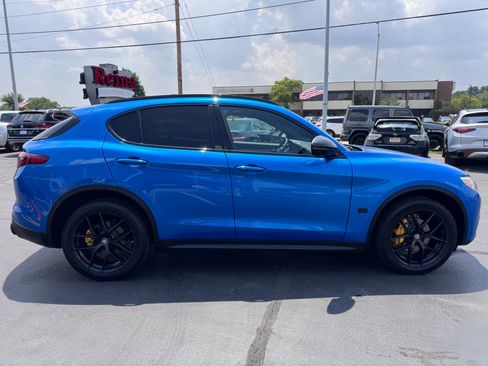Used 2019 Alfa Romeo Stelvio Ti Sport w/ Quick Order Package 22S Sport AWD/4WD image 16