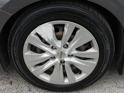 Used 2020 Nissan Sentra S FWD image 18