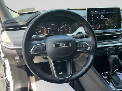 Used 2022 Jeep Compass Limited AWD/4WD image 23