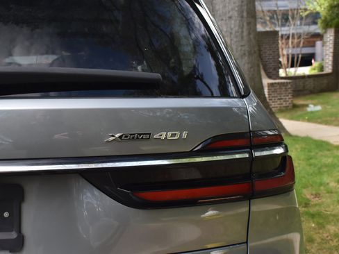 Used 2025 BMW X7 xDrive40i AWD/4WD image 17