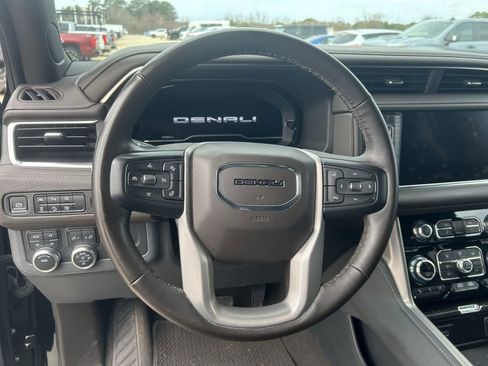 Used 2023 GMC Yukon XL Denali image 5