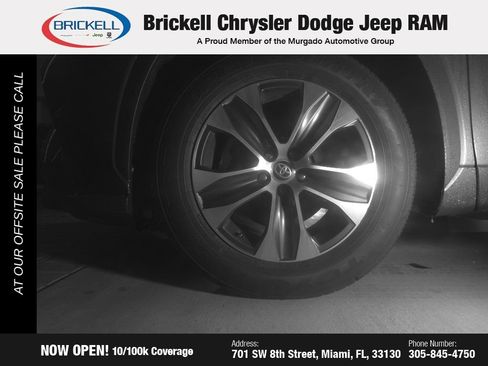 Used 2023 Toyota Highlander XLE image 12