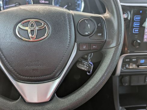 Used 2019 Toyota Corolla LE FWD image 14