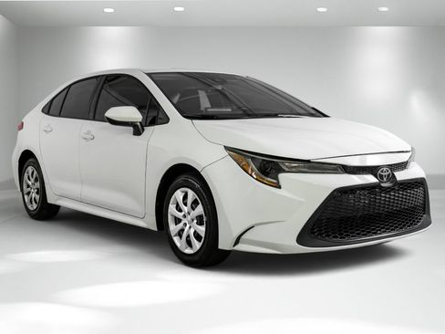 Used 2020 Toyota Corolla LE FWD image 7