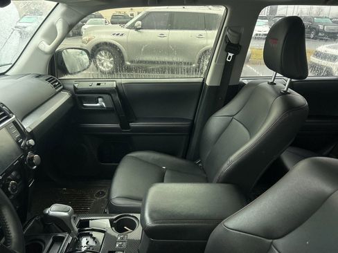 Used 2022 Toyota 4Runner TRD Off-Road Premium image 12