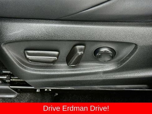 Used 2024 Toyota Corolla Cross AWD Hybrid w/ Convenience Package image 12