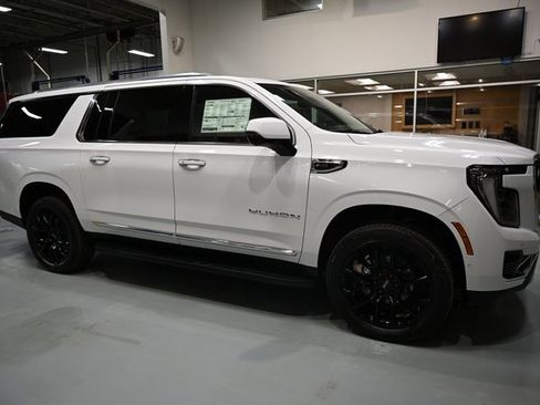New 2026 GMC Yukon XL Elevation w/ Elevation Premium Package image 4
