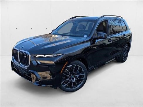 Used 2025 BMW X7 M60i w/ Climate Comfort Package image 1