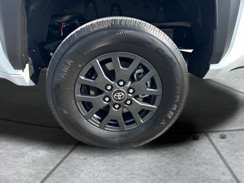 Used 2026 Toyota 4Runner SR5 RWD image 33