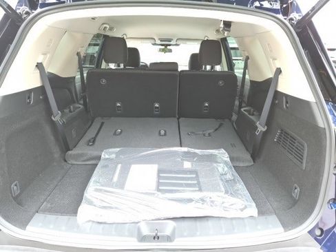 New 2025 Nissan Pathfinder SV w/ Black Appearance Package image 10