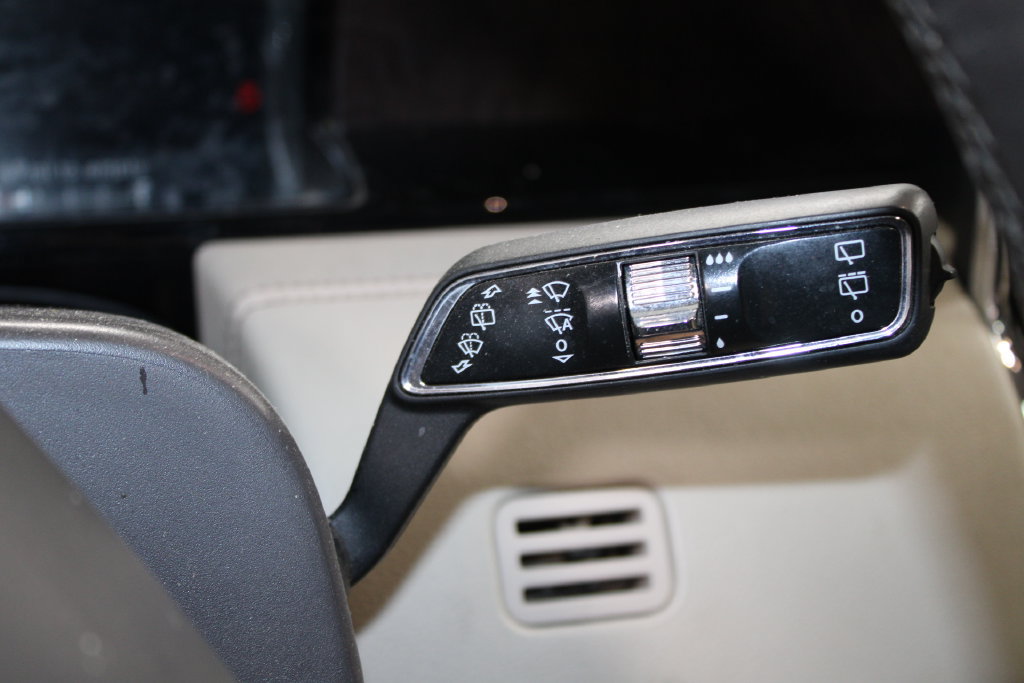 Used 2018 Lincoln Navigator Select RWD image 22