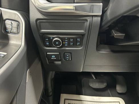Used 2025 Ford F150 Lariat w/ Equipment Group 501A Mid AWD/4WD image 17