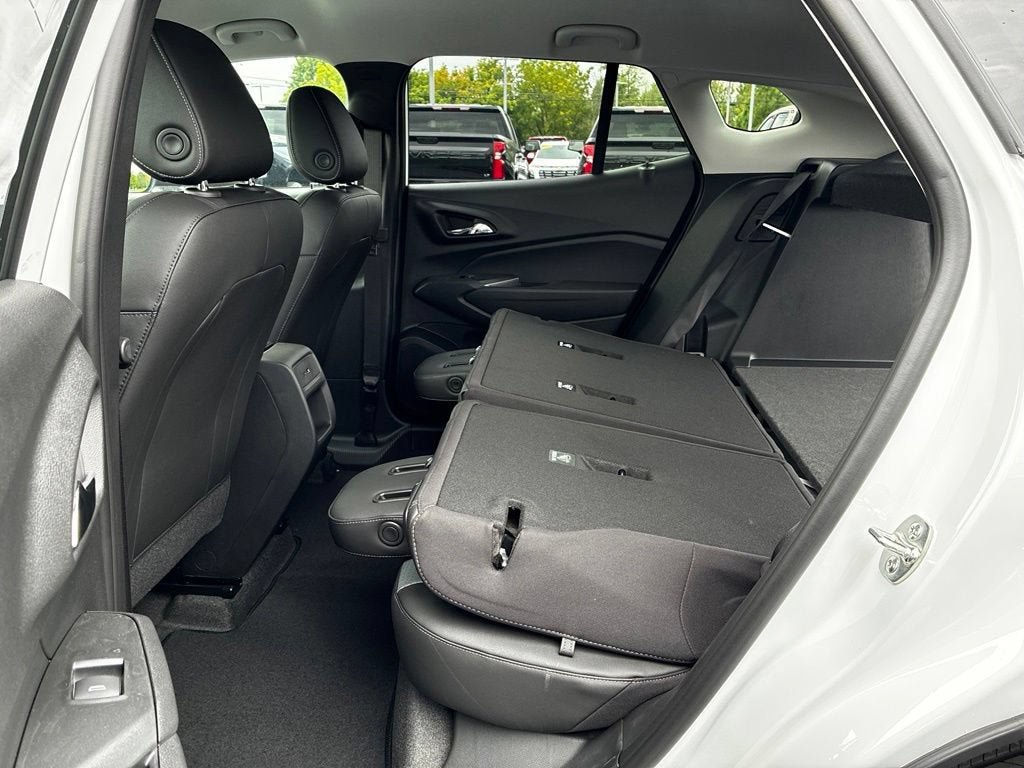 New 2026 Chevrolet Trax LT w/ LT Convenience Package FWD image 21