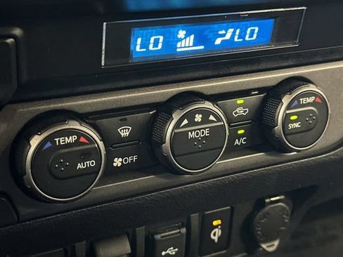Used 2023 Toyota Tacoma TRD Off-Road w/ Technology Package AWD/4WD image 24
