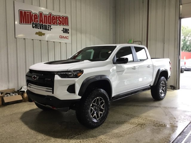 New 2026 Chevrolet Colorado ZR2 w/ Technology Package AWD/4WD image 1
